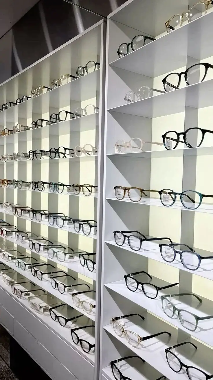 Collection de lunettes chez Tall Optic à Pikine